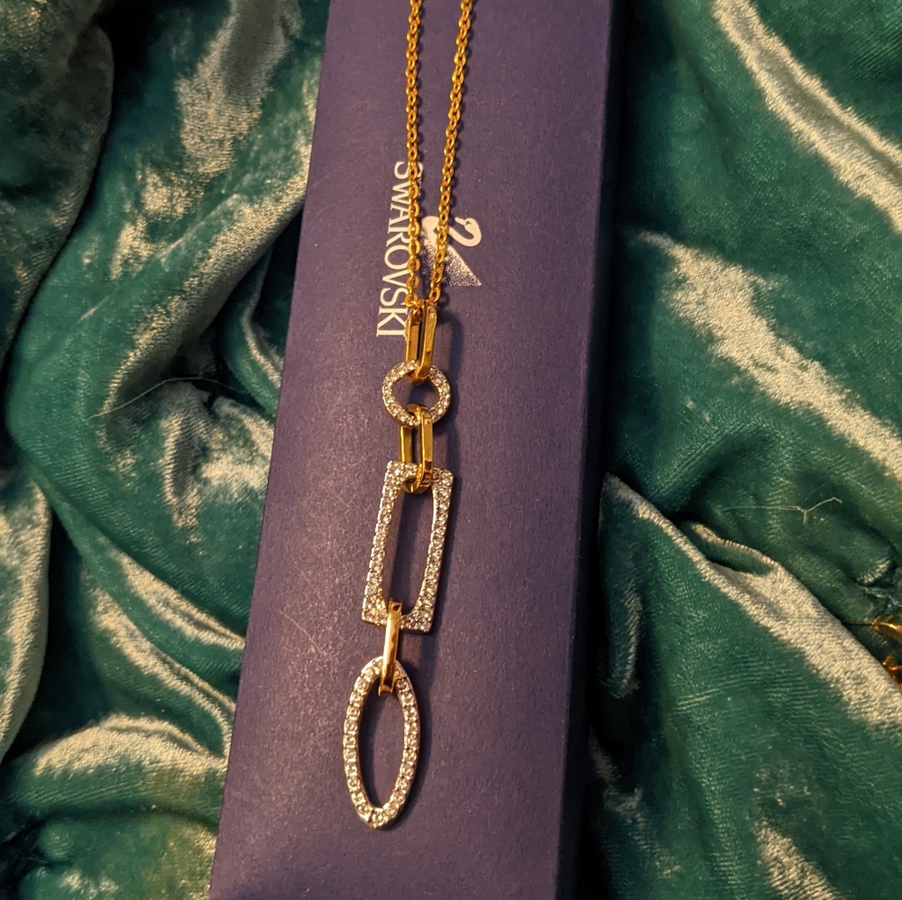 Swarovski necklace and earring set